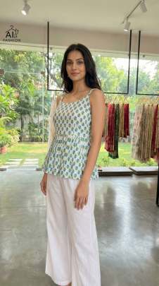 Trendy summer tops wholesale