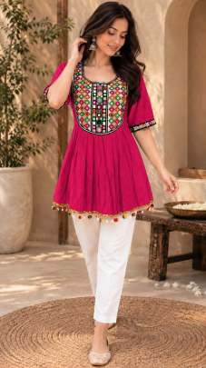 Garba outfit for women, Garba wear top, Gujarati ethnic wear, Gamthi work top