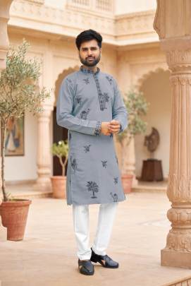 Embroidered men’s ethnic kurta